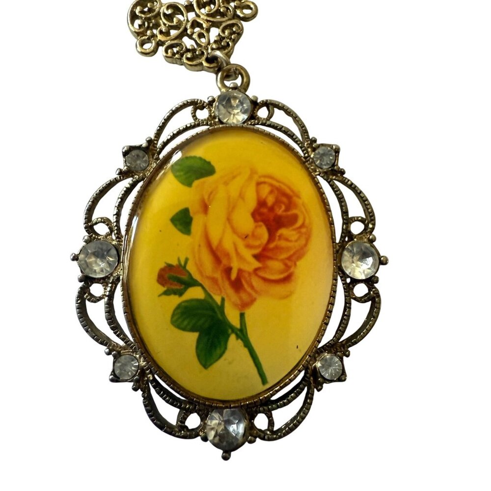 Vintage Floral Pendant Necklace With Yellow & Pink Rose Cameo Design Rhinestones